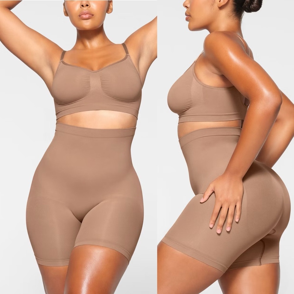SKIMS SEAMLESS SCULPT MID THIGH SHORT NWOB‎ size L